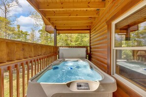 Tina de hidromasaje al aire libre