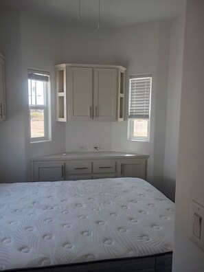 1 多间卧室、床单