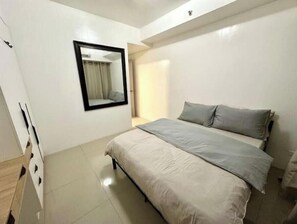 1 soverom, internettilgang og sengetøy