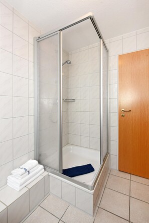 Apartment | Bathroom | Towels - Ferienwohnung in der Nahe zum Strand in Bensersiel (Esens)