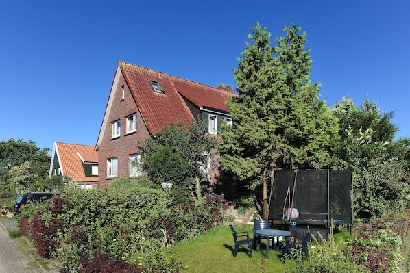 Apartment | Outdoor dining - Ferienwohnung in der Nahe zum Strand in Bensersiel (Esens)