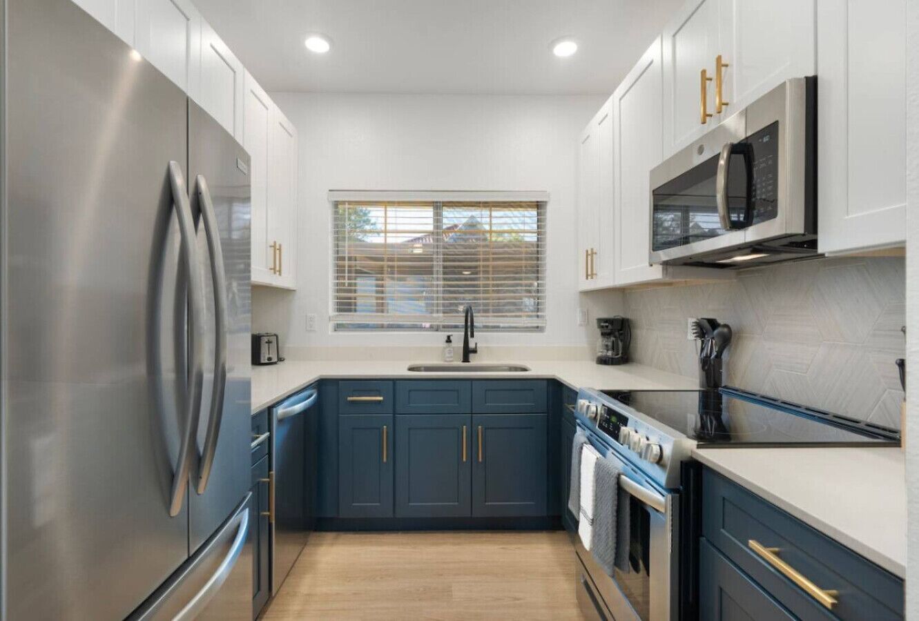 Refrigerador, microondas, horno y lavavajillas 