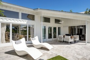 Outdoor dining - Steps to Bean Point Beach: Family Home w/ Pool (Anna Maria)