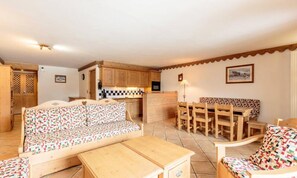 Living area - THE Gypsum Chalets C08 (Les Belleville)