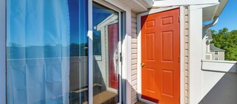 Nurse-Ready Richmond Condo 4 Mi to Medical Centers