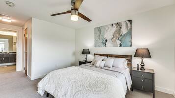 2 bedrooms, desk, iron/ironing board, internet