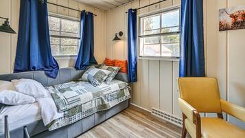 3 bedrooms, internet, bed sheets