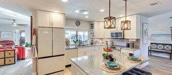 Golf & Swim: N Fort Myers Home w/ Canal Access