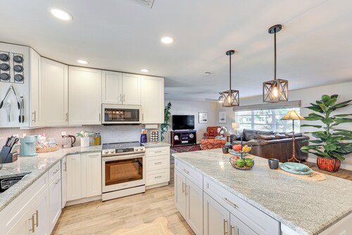 Golf & Swim: Home w/ Canal Access in N Fort Myers!