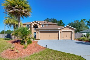 Exterior - Games, Bikes & Kids’ Play Area: Ocala Family Home (Ocala)