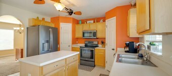 Games, Bikes & Kids’ Play Area: Ocala Family Home