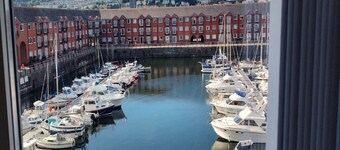 Marina View Apartment