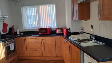 Superior Apartment, Balcony, Marina View | Private kitchen