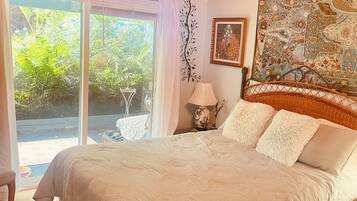 2 bedrooms, iron/ironing board, internet, bed sheets