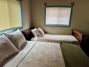 مكواة/لوح كي وواي فاي وملاءات أسرّة