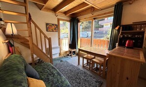 Living area - Apartment Lama 30 (Les Allues)