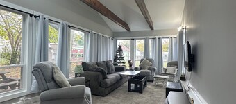 Ottawa Family Nest – Cozy, Fun & Fresh Eggs!