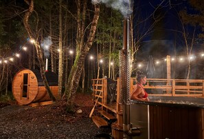 Bañera de hidromasaje al aire libre