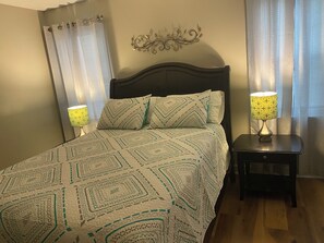 2 soverom, strykejern/-brett, reiseseng for barn og wi-fi