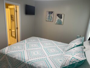 2 bedrooms, iron/ironing board, travel cot, WiFi