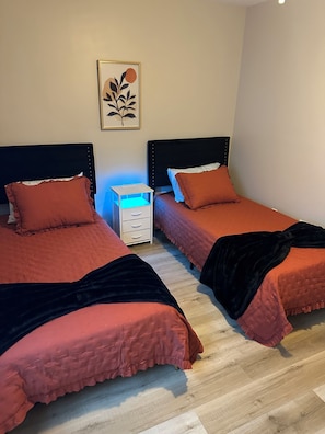 2 bedrooms, iron/ironing board, WiFi, bed sheets