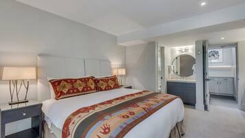 House, Balcony | Iron/ironing board, free WiFi, bed sheets