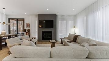 Télévision, cheminée