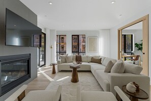 Televisie en een open haard