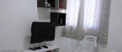 Family Apartment, 2 Bedrooms, Garden View | Living room