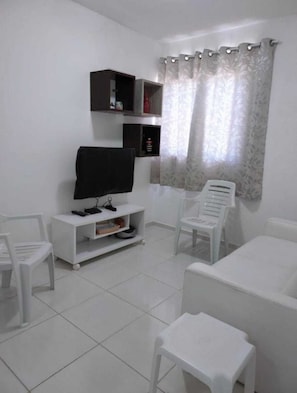 Family Apartment, 2 Bedrooms, Garden View | Living room
