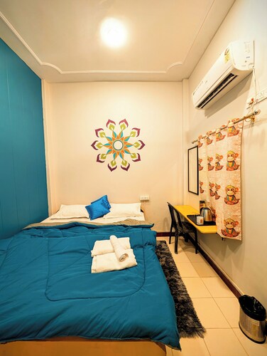 Hidden Monkey Hostel Chet Singh Ghat