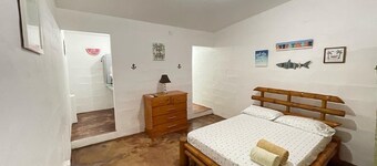 Walking from Chipipe beach studio for 4with AC in charming Salinas