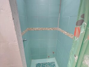 Shower, hair dryer, towels, soap - Walking from Chipipe beach studio for 4with AC in charming Salinas (Salinas)