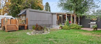 Nostalgic River Home, 2 Bdrm, 2 Bath on the River!