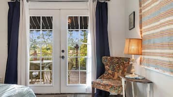 2 bedrooms, desk, free WiFi, bed sheets