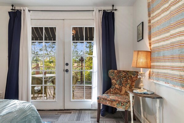 2 عدّة غرف نوم ومكتب وواي فاي مجانًا وملاءات أسرّة