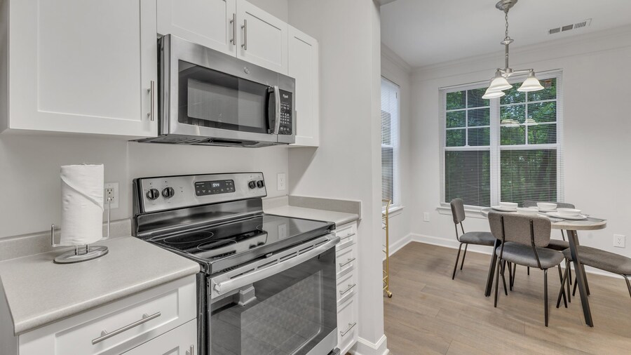 Upscale 2BR Suite Mins Downtown Raleigh