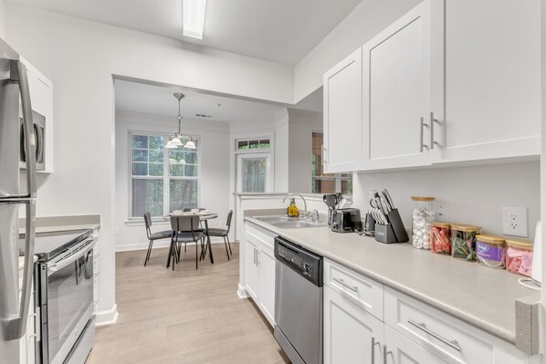 Apartment | Private kitchen - Upscale 2BR Suite Mins Downtown Raleigh (Cary)