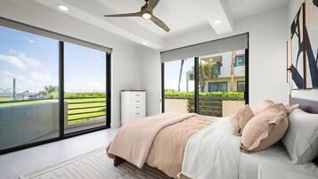 4 bedrooms, iron/ironing board, WiFi, bed sheets