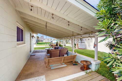 By the Sea: Dog-friendly, close to the beach and local attractions