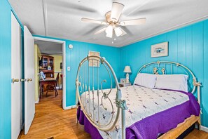 3 makuuhuonetta, silitysrauta/-lauta, ilmainen Wi-Fi, vuodevaatteet