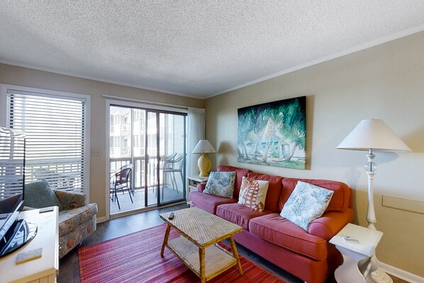 TV, DVD player - 2nd-Floor Oceanfront Home w/Ocean Views From Balcony + Free WiFi & Shared Pool (Atlantic Beach)