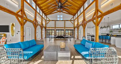 Modern townhome with resort-style pool, clubhouse, lake for fishing/kayaks