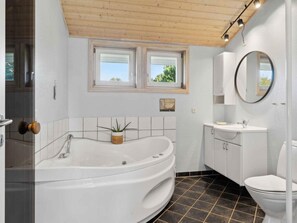 House | Spa treatment - 5 Star Holiday Home in Hojby (Hojby)