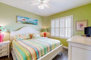 3 bedrooms, travel crib, internet, bed sheets