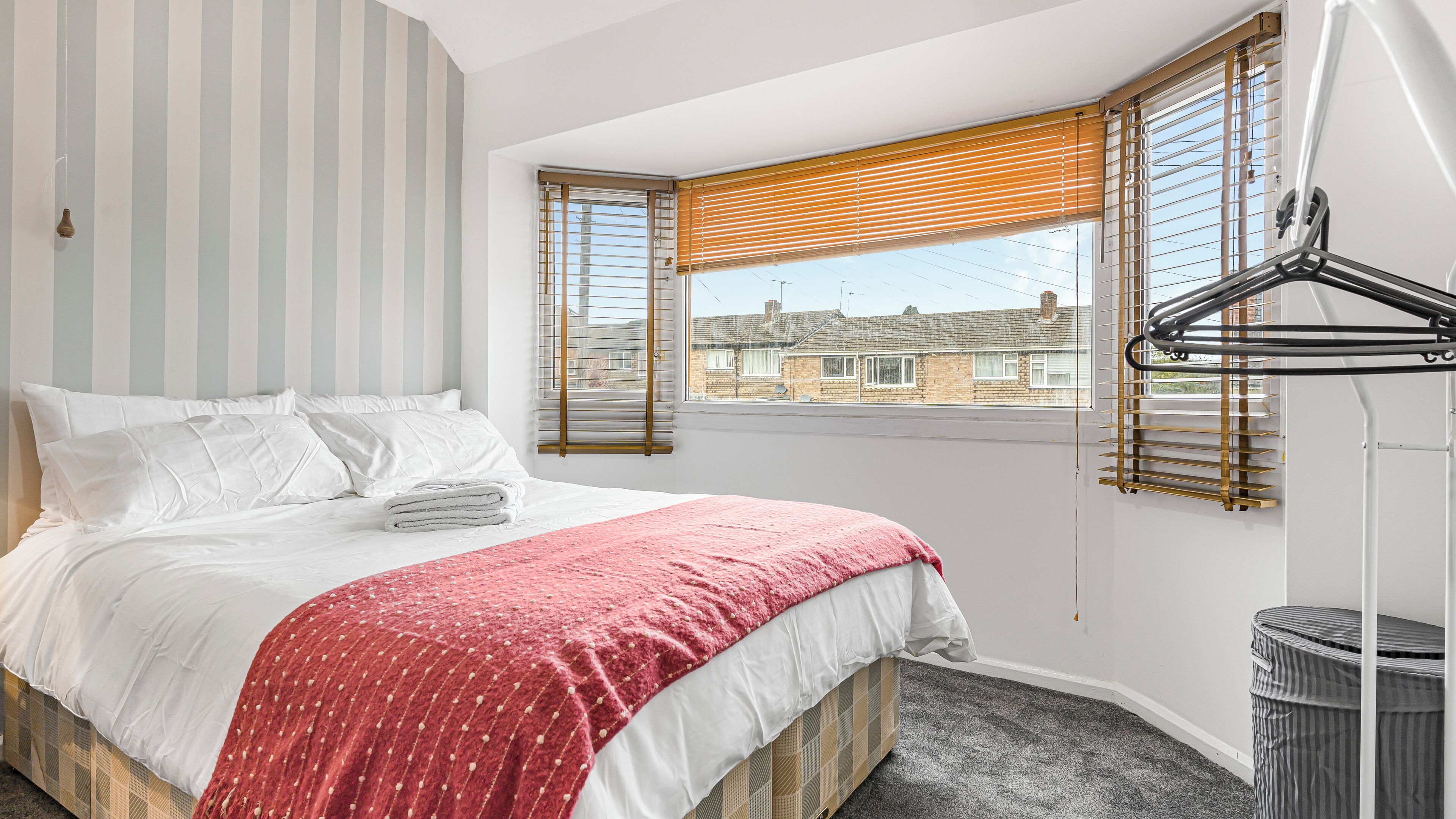 5 soverom, strykejern/-brett, wi-fi og sengetøy