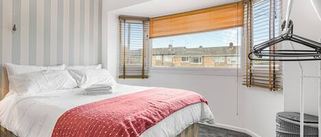 5 slaapkamers, een strijkplank/strijkijzer, wifi, beddengoed