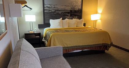 Right off the Interstate, American style Restaurant/Bar Next door & Great Rates!