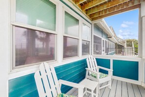 Terrace/patio - Completely renovated, oceanfront home with private pool, deck, WiFi & AC (Atlantic Beach)
