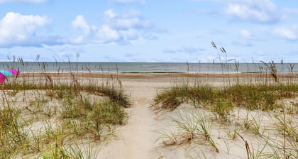 Completely renovated, oceanfront home with private pool, deck, WiFi & AC